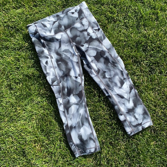 LULULEMON speed up crop 21β - Picture 5 of 15